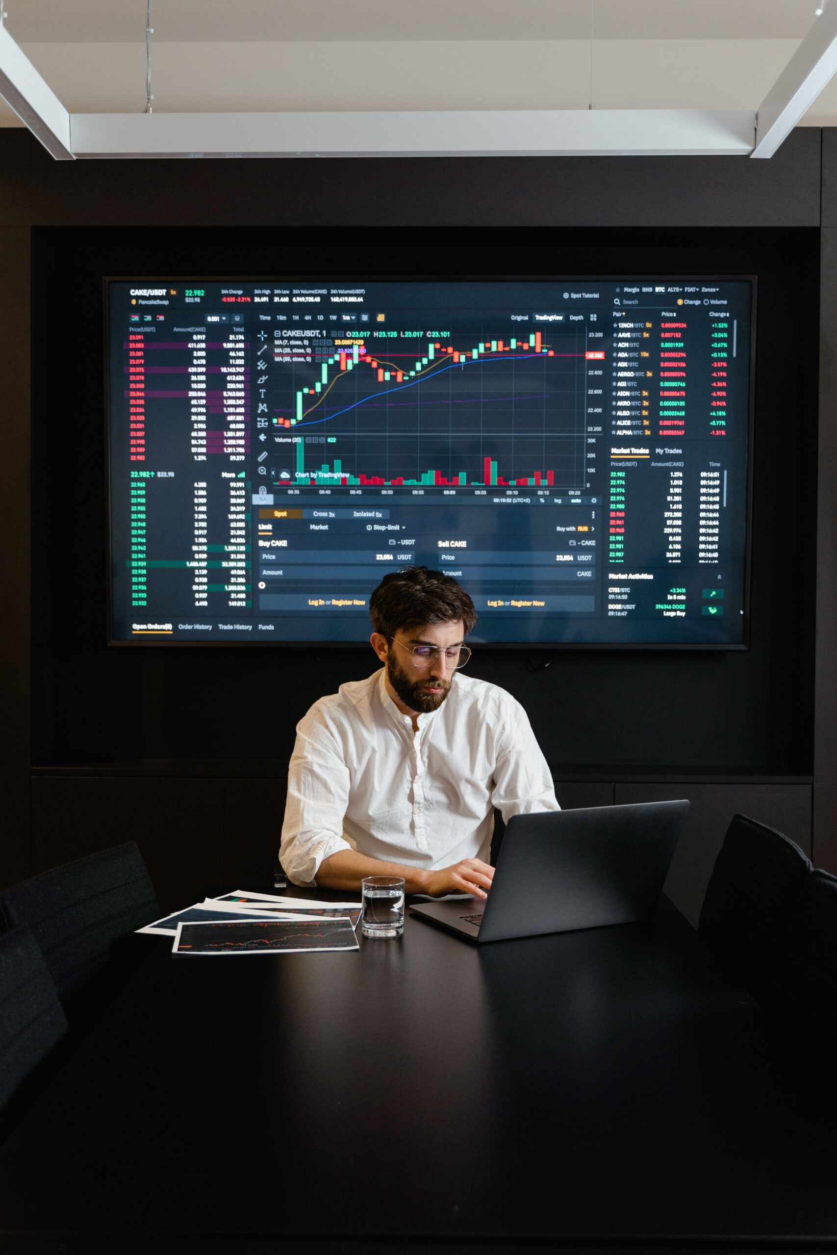 Artificial Intelligence Program and Organizational Performance Improvement